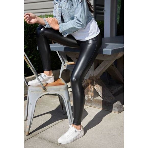 ASSETS by SPANX Women's All Over Faux Leather Leggings in Black NWOT Size Small - Picture 3 of 10